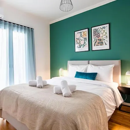 Urban Haven In Pagrati By Mk