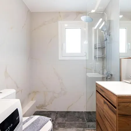 Urban Haven In Pagrati By Mk *